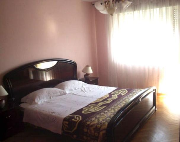Vlado vila - apartmán pro 5 osob s 1 ložnicí, 1. patro - Omiš-D