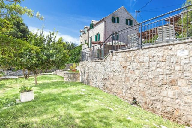 Bonaca vila - Sumartin (ostrov Brač) -  - Chorvatsko