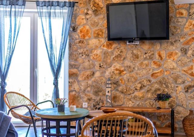 Island Getaway - Mirca Heritage House - Mirca (ostrov Brač) -  
