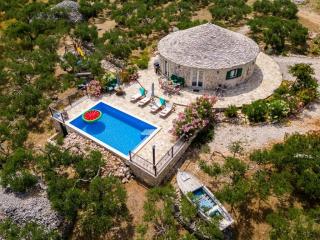 Island Getaway - Mirca Heritage House