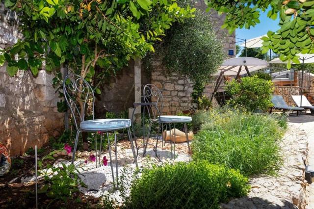Vicina vila - Milna (ostrov Brač) -  - Chorvatsko