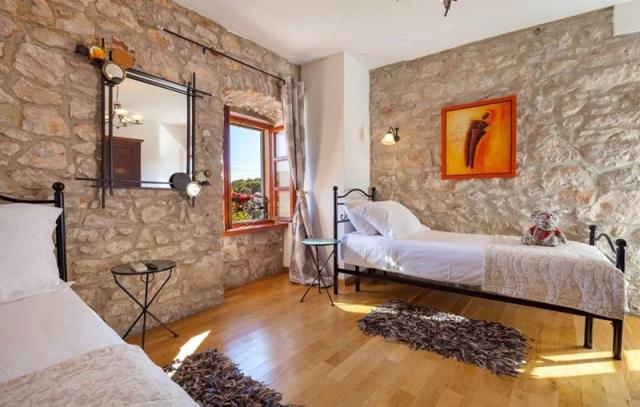 Vicina vila - Milna (ostrov Brač) -  - Chorvatsko