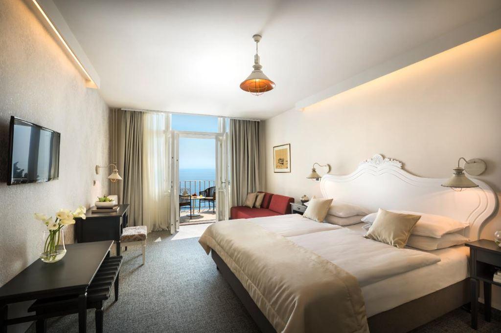 Lungomare hotel - pokoj Superior BM - Opatija - - Chorvatsko