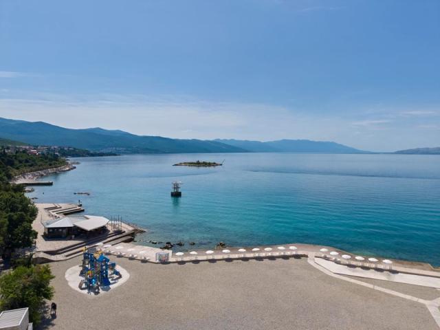 30_Aminess_Vival_Casa_Lisanj_beach_Aminess_Vival_Lisanj_Family_