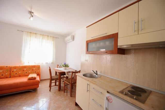 Biokovo vila a depandance - apartmán č. 4 - Gradac -  - Chorvat