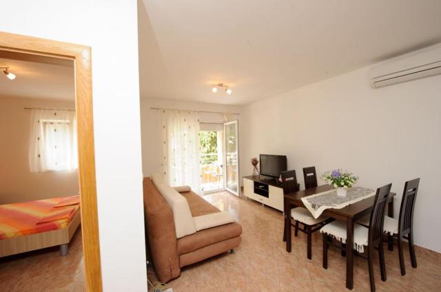 Biokovo vila a depandance - apartmán č. 3 - Gradac -  - Chorvat