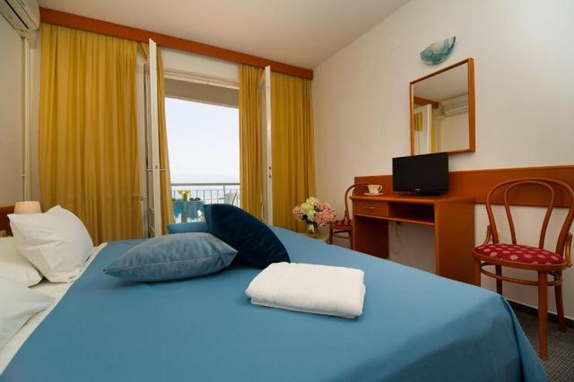 Faraon hotel - čtyřlůžkový pokoj Comfort Family BMS - Trpanj (P