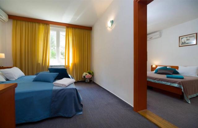Faraon hotel - čtyřlůžkový pokoj Comfort Family P - Trpanj (Pel