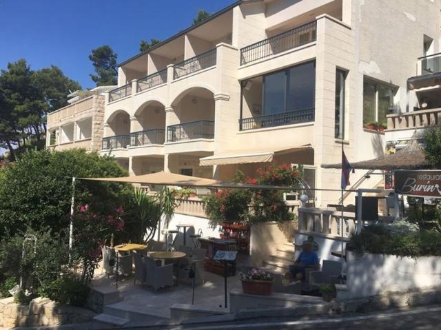 Petra vila - Brela -  - Chorvatsko