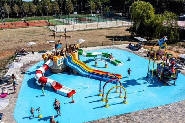 Bi Village Resort mobil home - Fažana -  - Chorvatsko
