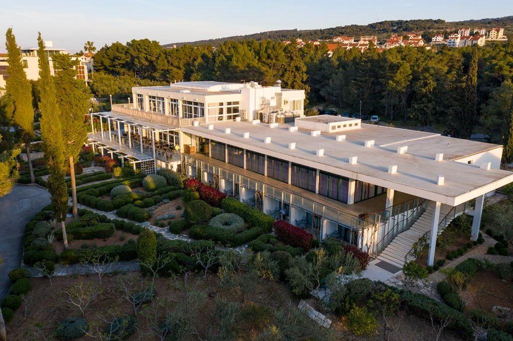 Velaris Aminess Vival Casa - restaurace Olive - Supetar (ostrov