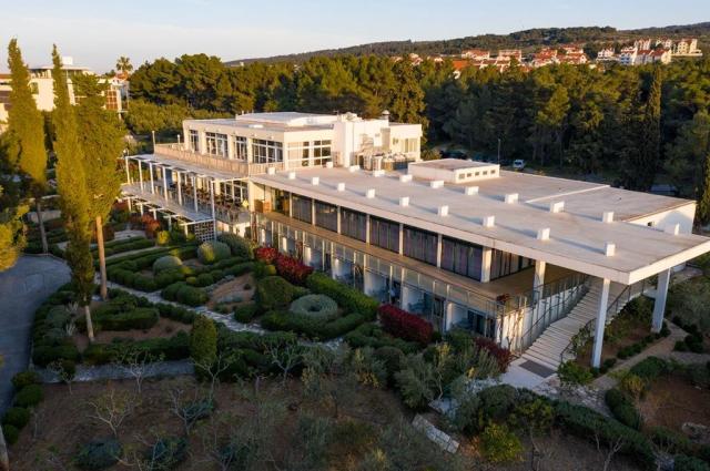 Velaris Aminess Vival Casa - restaurace Olive - Supetar (ostrov
