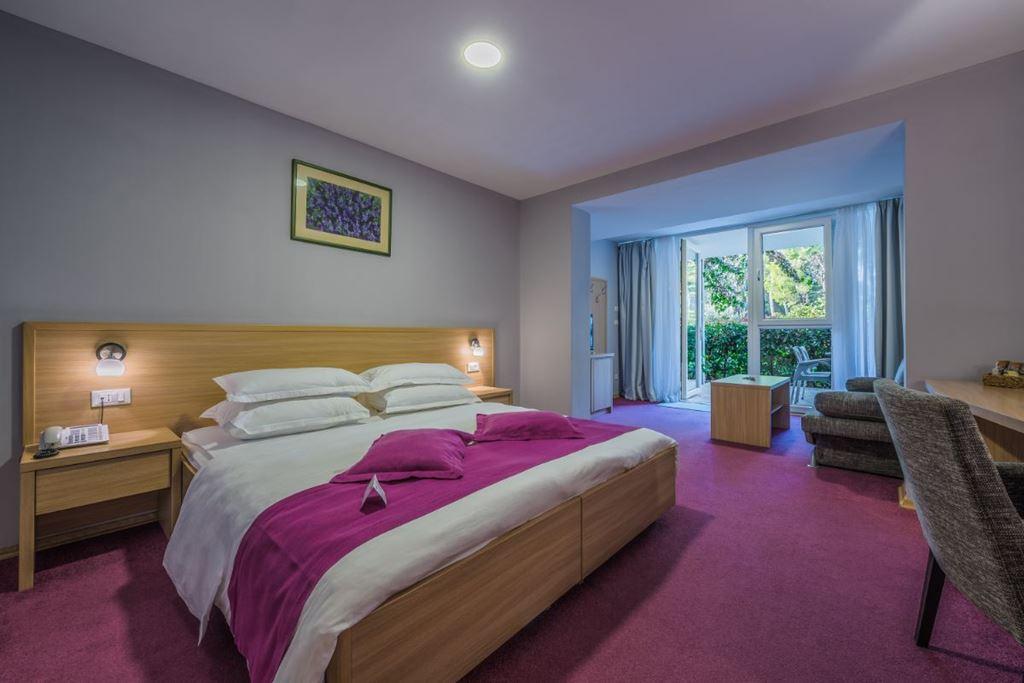 Velaris Aminess Vival Resort - pokoj HA2JB - Supetar (ostrov Br