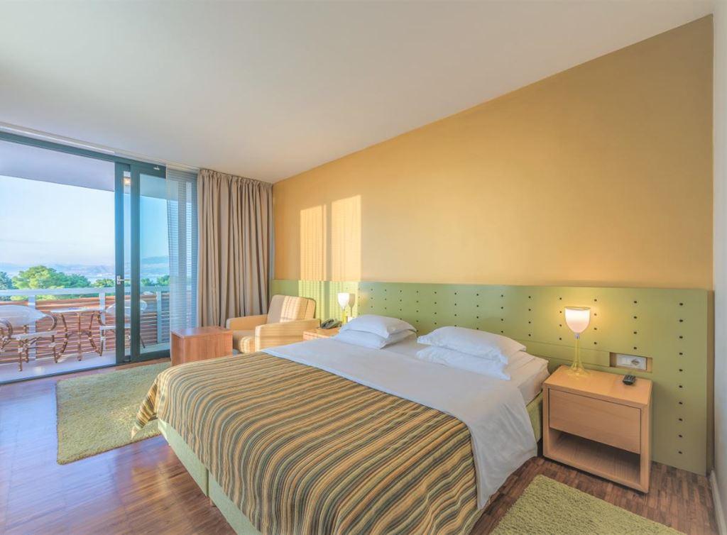 Velaris Aminess Vival Resort - pokoj S2BS - Supetar (ostrov Bra