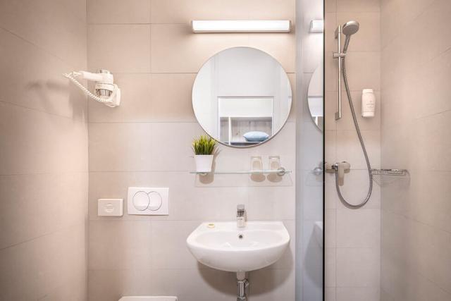 Sunny Baška Hotel by Valamar - pokoj ST2PP - Baška (ostrov Krk)