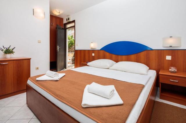 Fontana Resort pokoje - pokoj Comfort, terasa - Jelsa (ostrov H