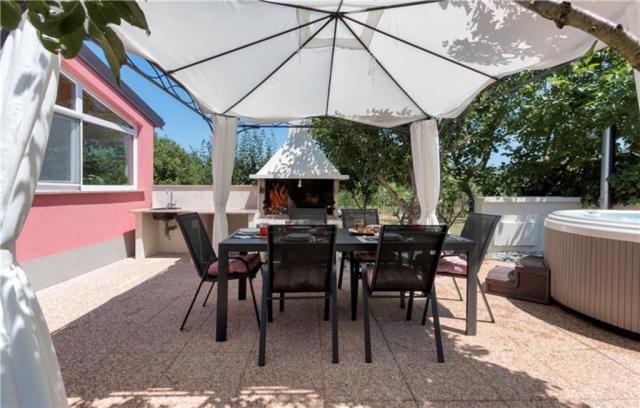 Hana Holiday Home - Banjole -  - Chorvatsko