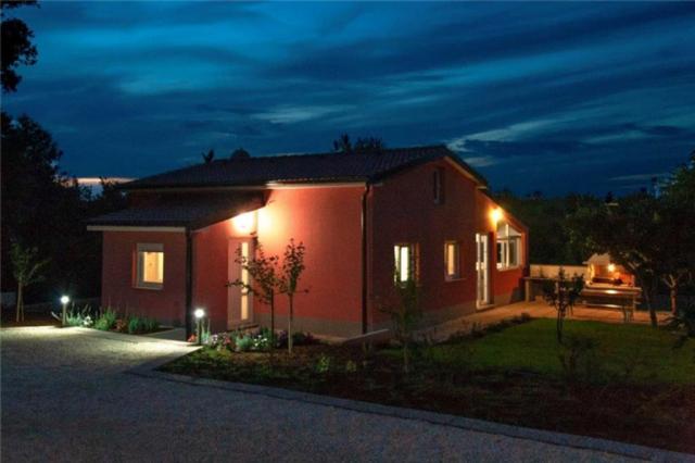 Hana Holiday Home - Banjole -  - Chorvatsko