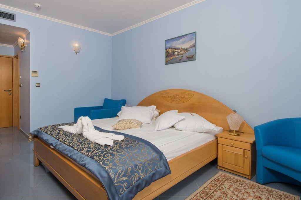 Miramare hotel - dvoulůžkový pokoj s možností přistýlky, BMS -
