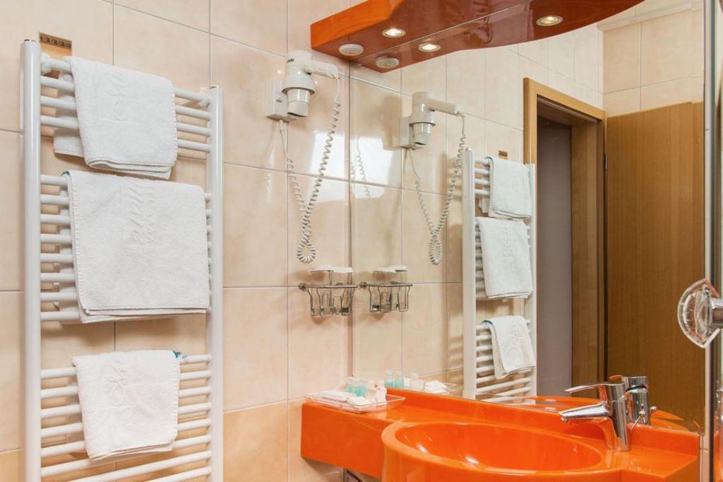 Miramare hotel - dvoulůžkový pokoj s možností 2 přistýlek, BP -