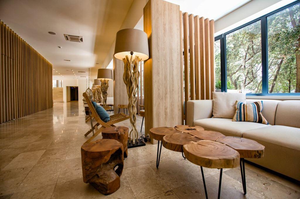 Aminess Younique Senses Resort - recepce, lobby - Vrboska (ostr