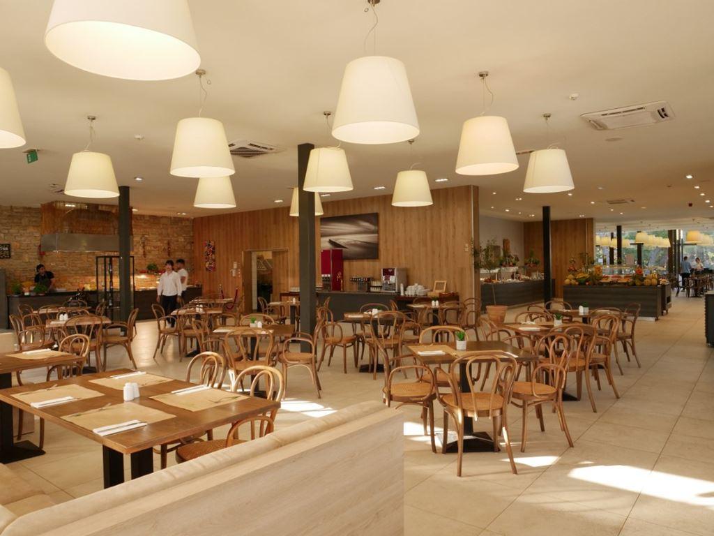 Aminess Younique Senses Resort - restaurace - Vrboska (ostrov H