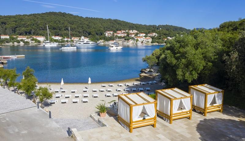 Port 9 Aminess Vival Resort - Restaurace a bary: Lustrin - Korč