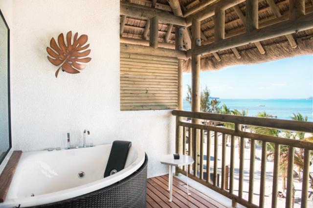 ZA_Couple Privilege Suite - jacuzzi.jpg