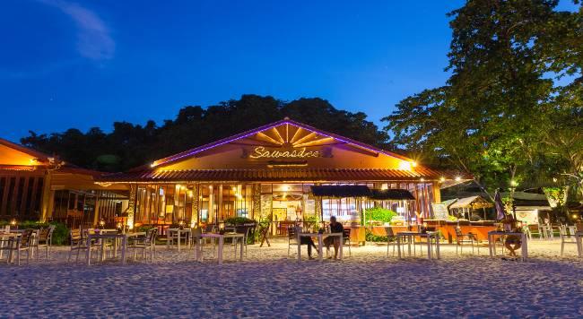 Sawasdee Restaurant-03.jpg