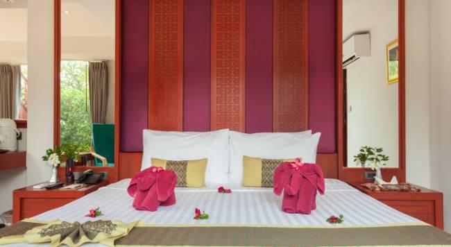 Superior Room-09.jpg