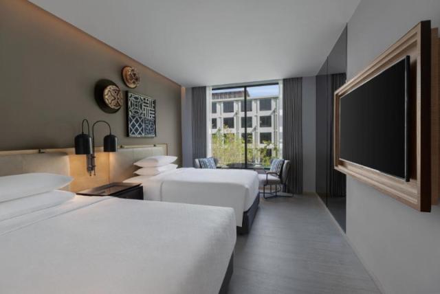 Four Points by Sheraton Patong Phuket Beach Resort