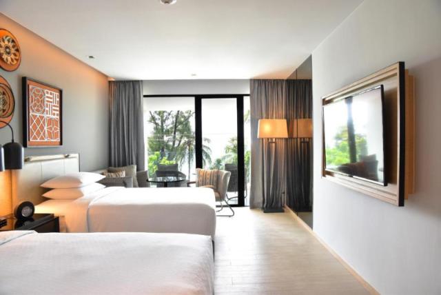 Four Points by Sheraton Patong Phuket Beach Resort