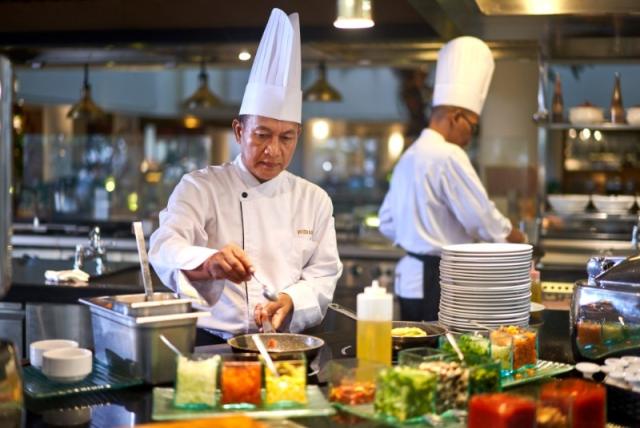 Grand Cafe Live Kitchen.jpg