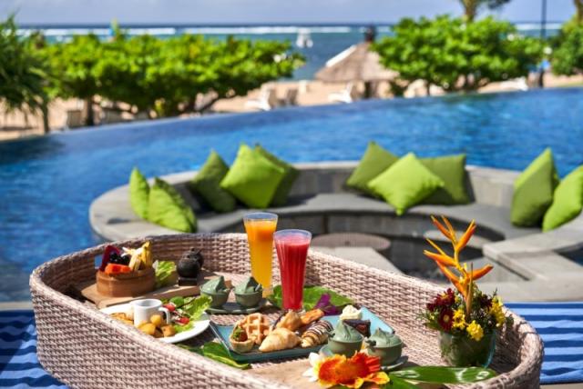 Infinity Pool FLoating Breakfast.jpg
