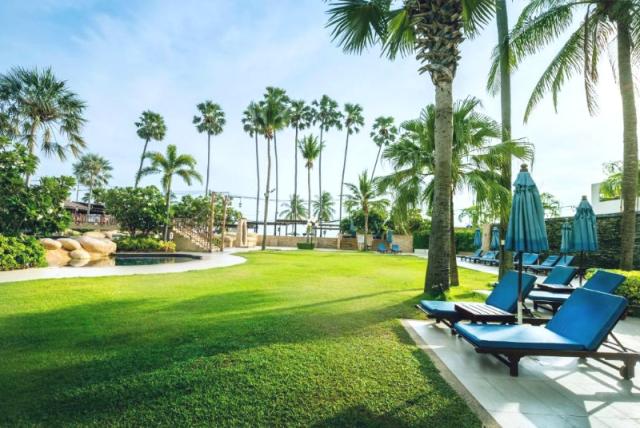 Jomtien Palm Beach hotel & resort  