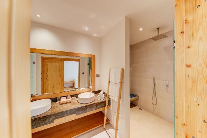 Superior Room Ocean View Bathroom.jpg