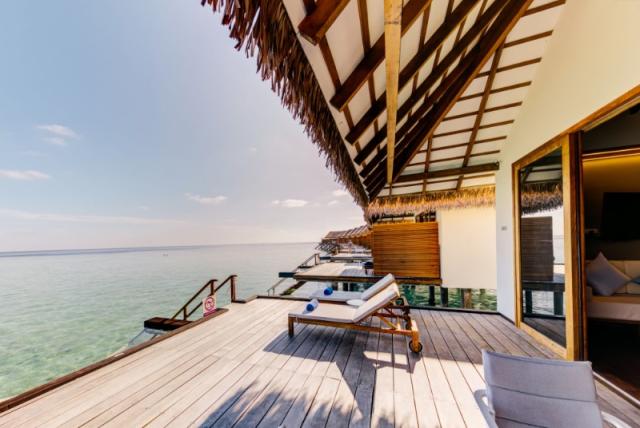 Water Bungalow 9.jpg