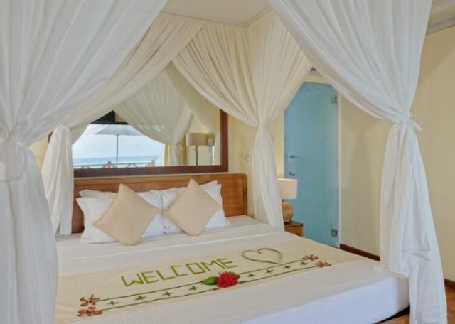 Angaga Island Resort & Spa