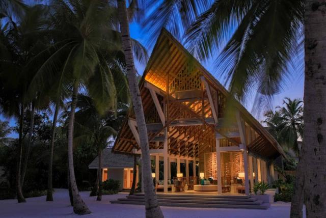 Emerald Faarufushi Resort & Spa