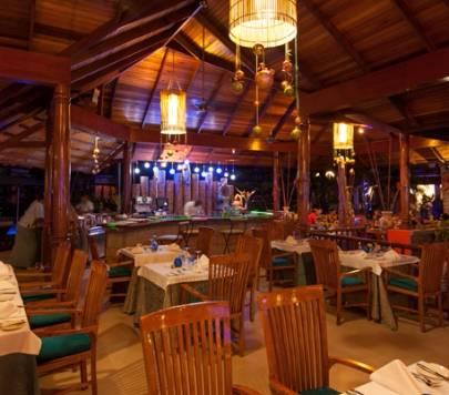 le dauphin restaurant-4.jpg