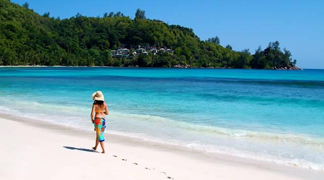 phoca_thumb_l_Baie Lazare Beach 2.jpg