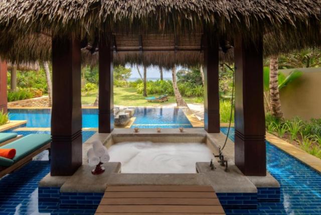 Premier Beach Pool Villa Outdoor Bath.jpg