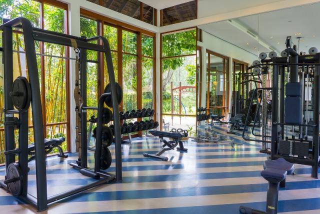 Fitness Studio Smith Machine Cable Jungle.jpg