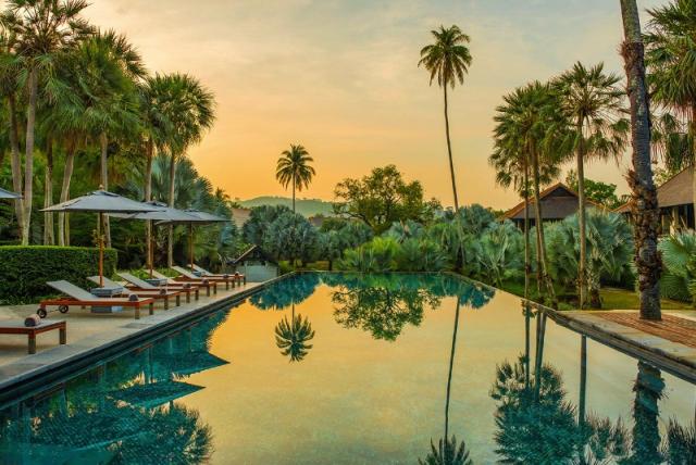 Infinity Pool Hero Shot Morning.jpg