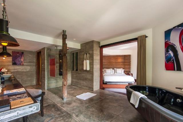 Pearl Bed Suite Bathroom to Bedroom.jpg
