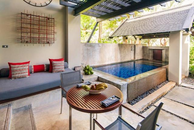 Pool Suite Pool 01.jpg
