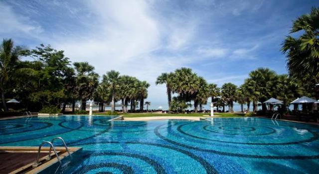 Ravindra Beach Resort & Spa