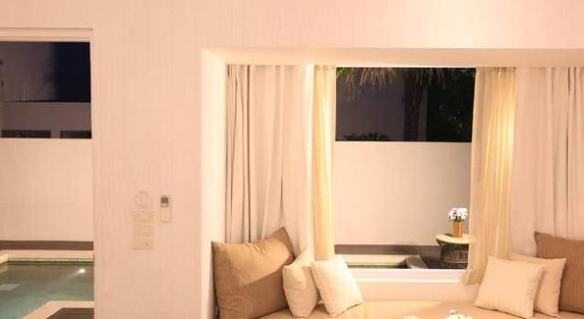 villa pool 4.jpg