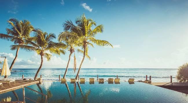 Pool Landscape.jpg