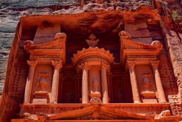 petra-4360978_1920 - kopie.jpg